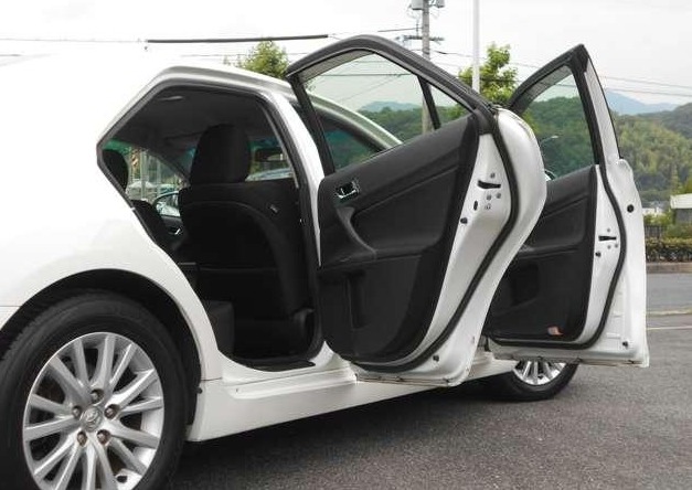Toyota Mark X 2015 ST#0357 - Image 2