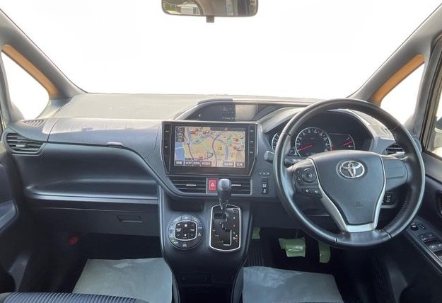 Toyota Voxy 2016 ST#0357 - Image 9